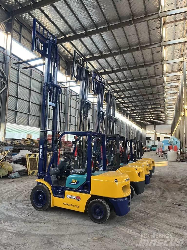 Komatsu FD 30 T-17 Diesel Forklifts