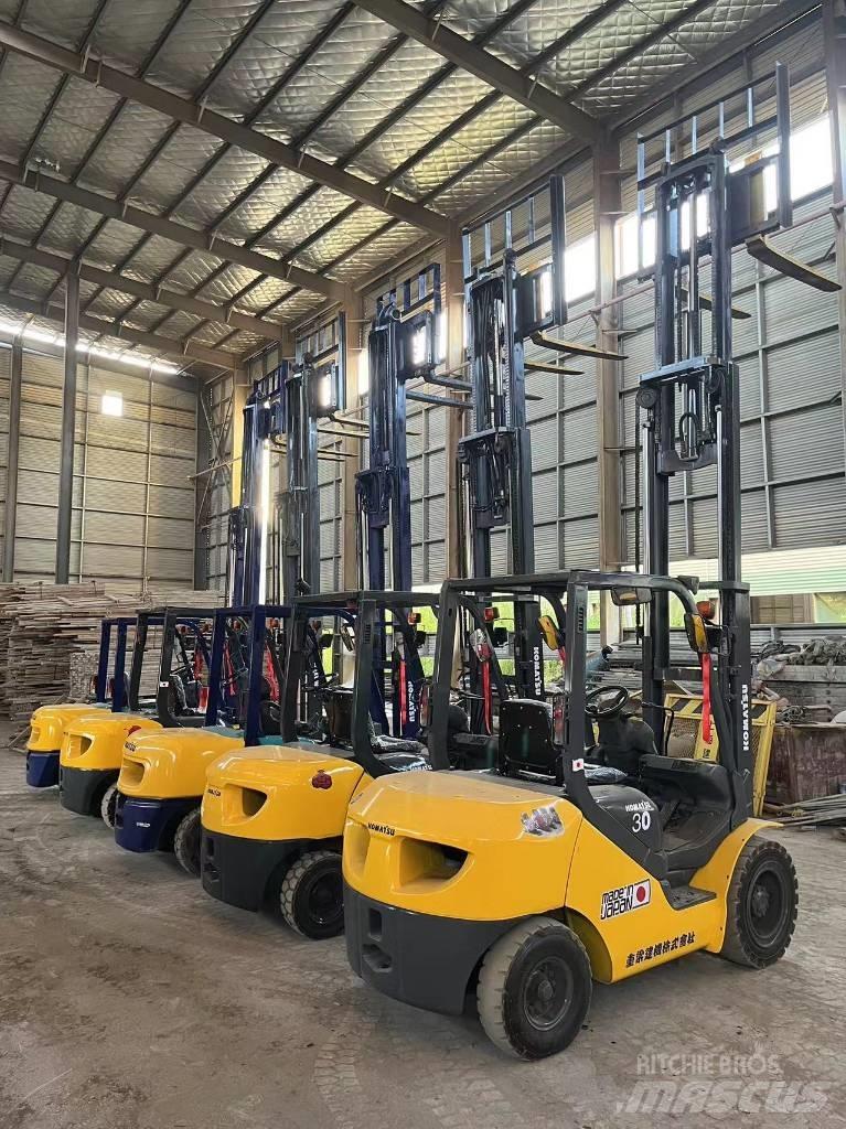 Komatsu FD 30 T-17 Diesel Forklifts