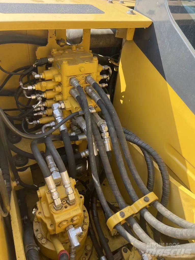 Komatsu PC 130-8 Mini excavators  7t - 12t