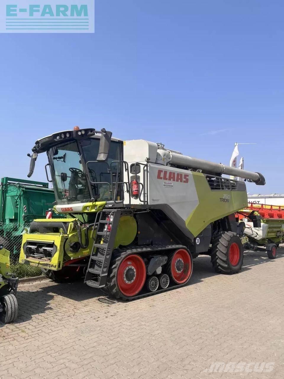 CLAAS trion 750 tt Combine Harvesters