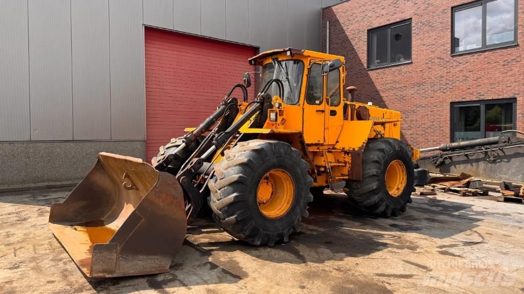Volvo L 90 Wheel Loaders