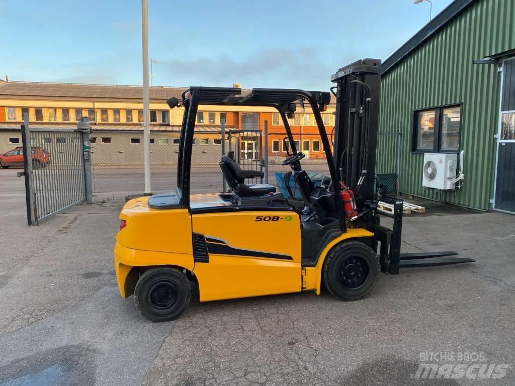 Hyundai 50 B-9 Electric Forklifts
