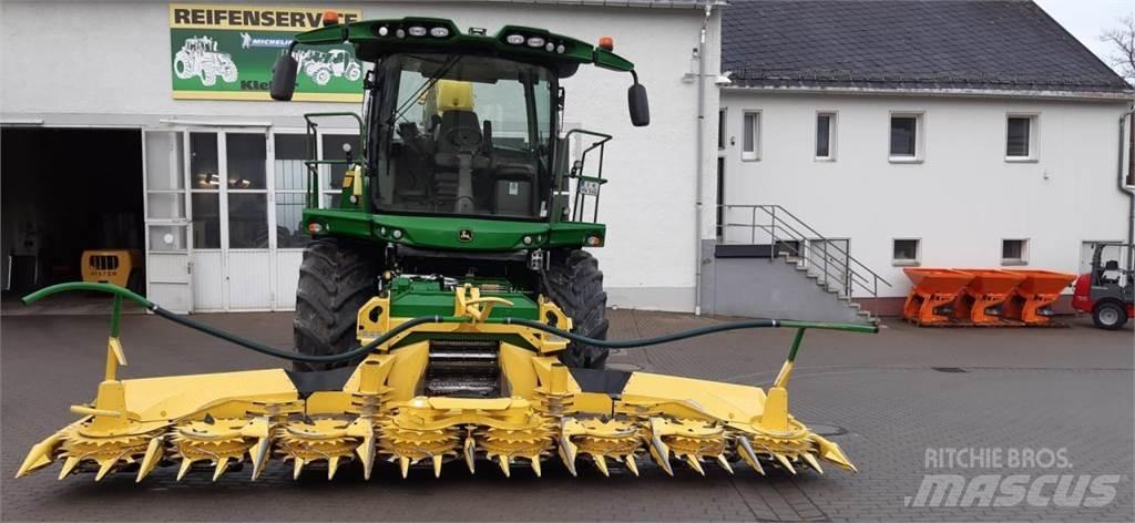 John Deere 8400i Foragers