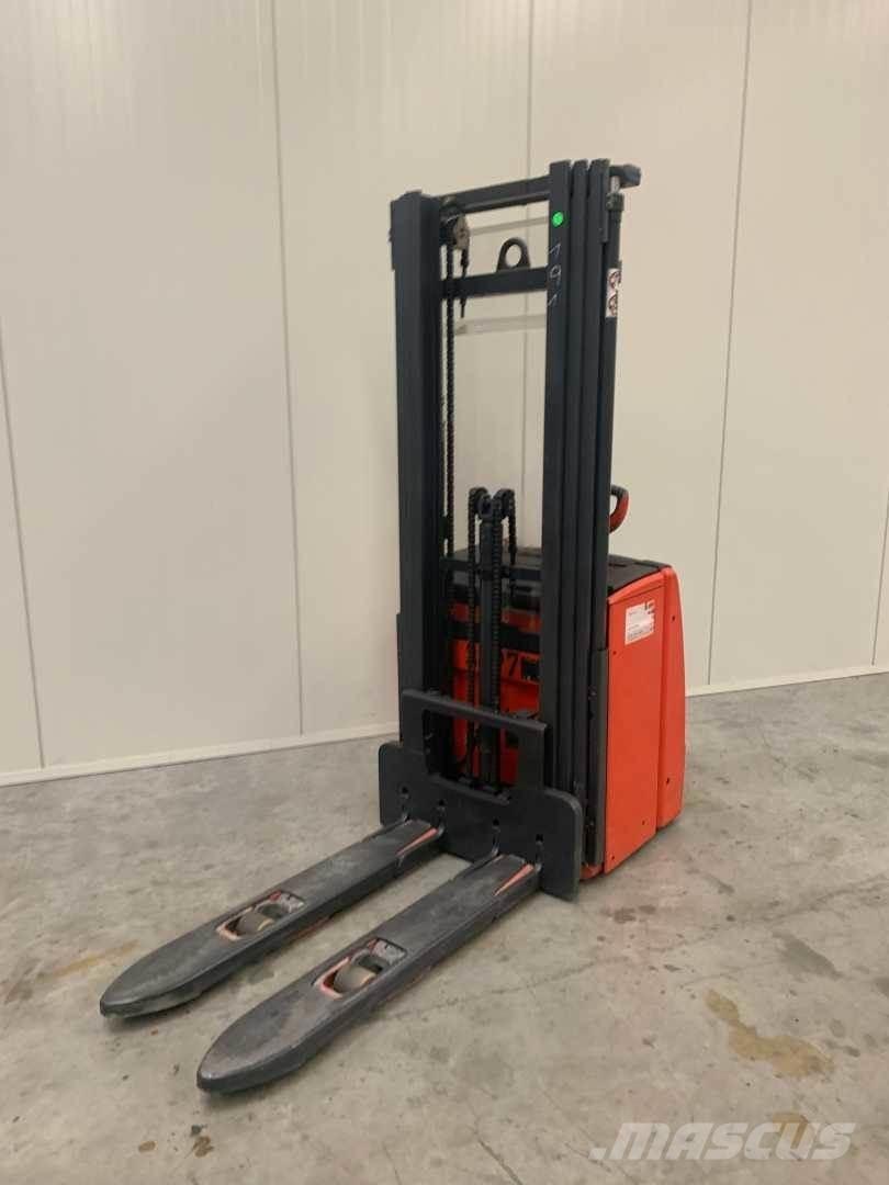Linde L14I Self Propelled Stackers