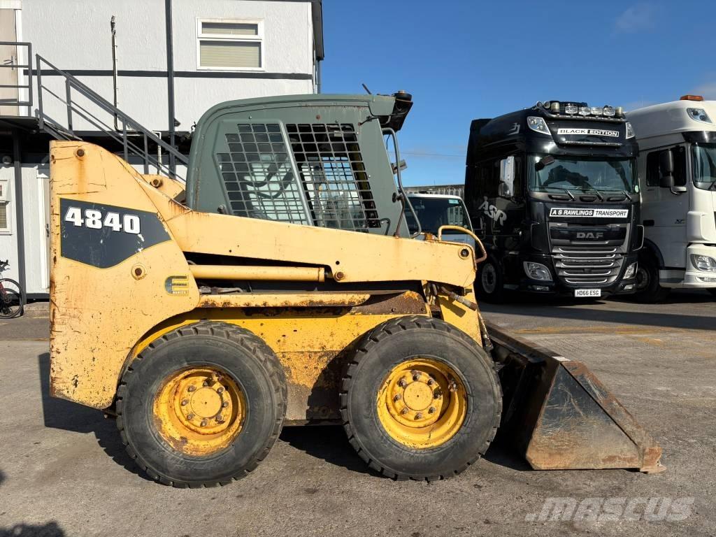 Gehl 4840 Skid Steer Loaders