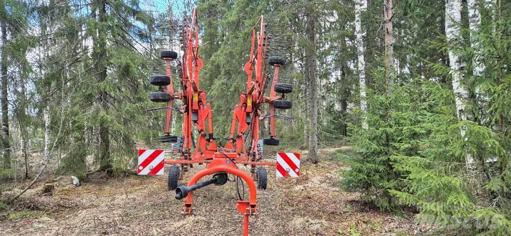 Kuhn GA 8121 Swathers \ Windrowers