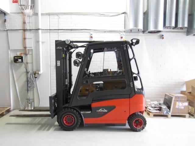 Linde E25 Electric Forklifts