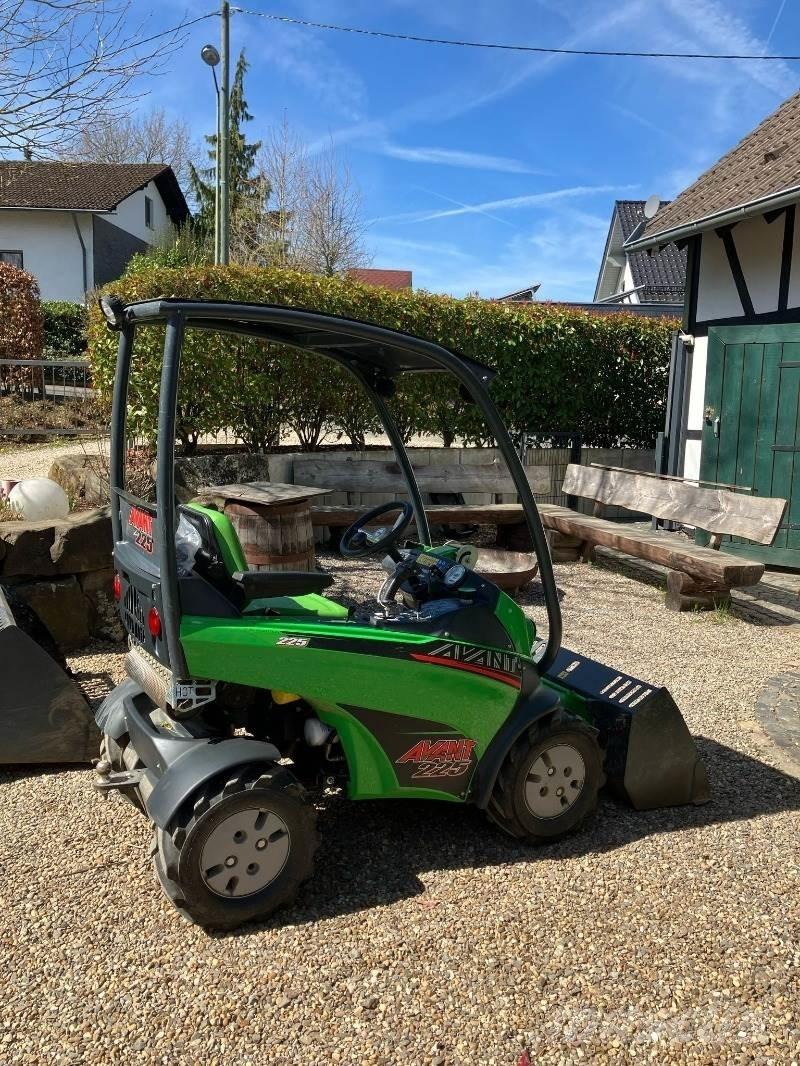 Avant 225 Mini Loader