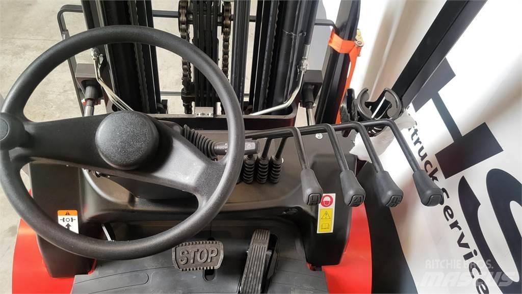  EFL253 Electric Forklifts