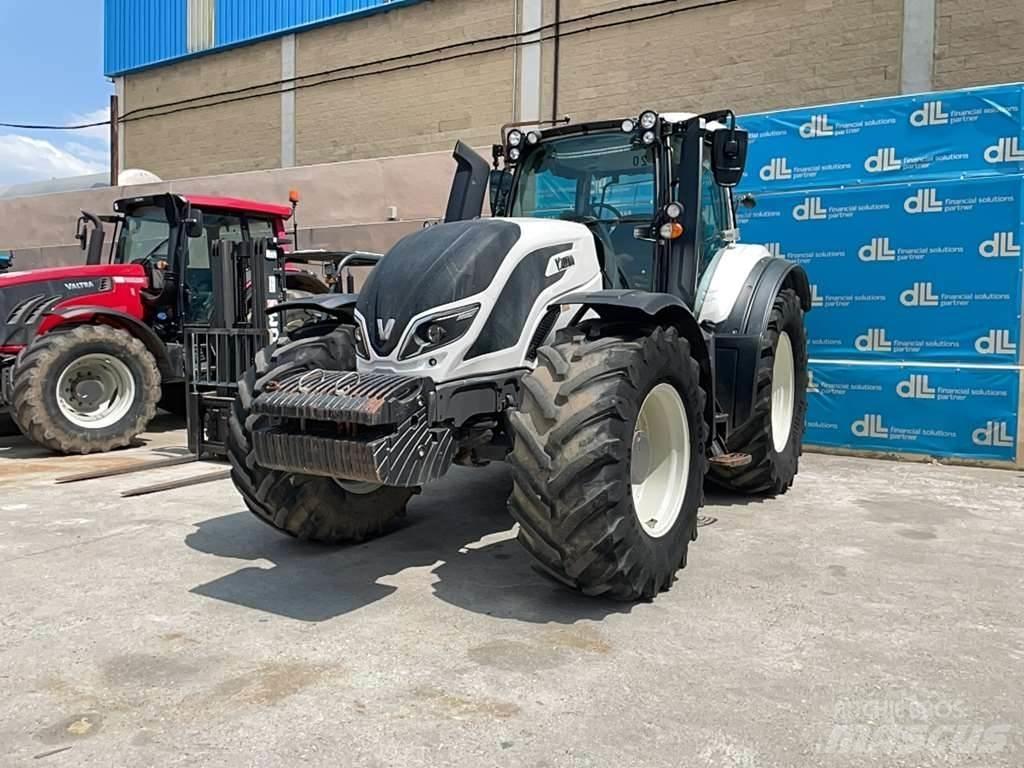 Valtra T174E Tractors