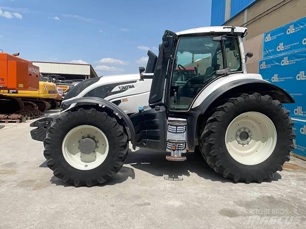 Valtra T174E Tractors