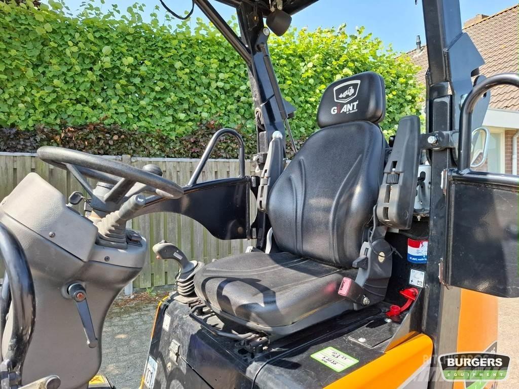 GiANT G1500 X-TRA Mini Loader