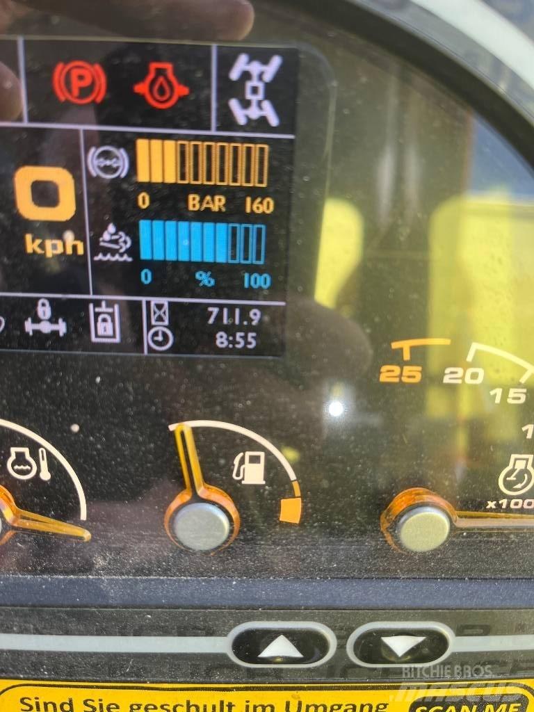 JCB 5.55-210 R Telescopic Handlers