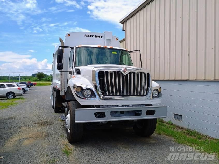 International 7400 Garbage Trucks / Recycling Trucks