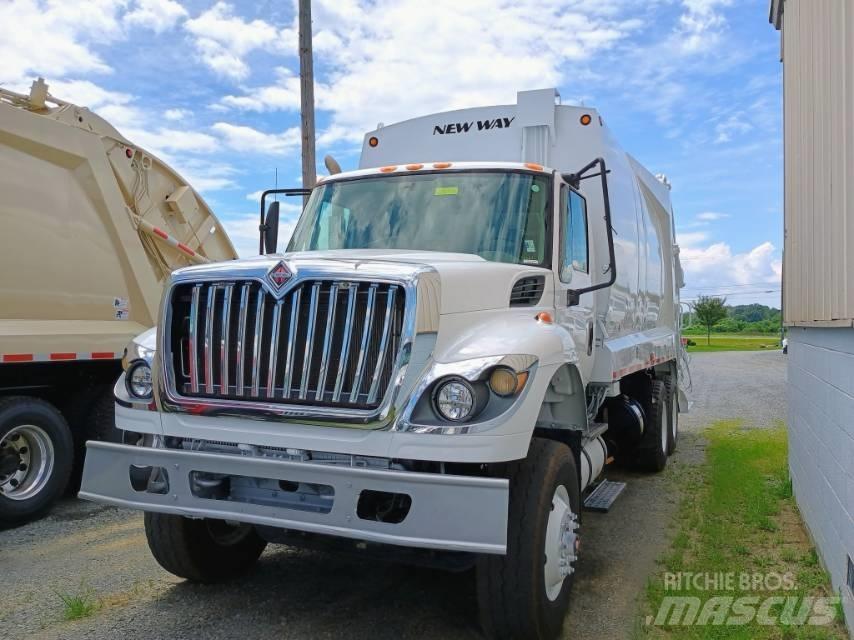 International 7400 Garbage Trucks / Recycling Trucks
