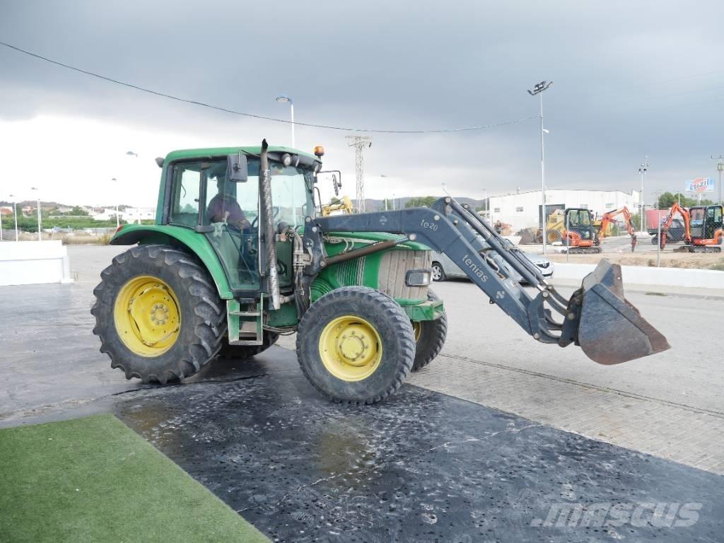 John Deere 6220 Tractors