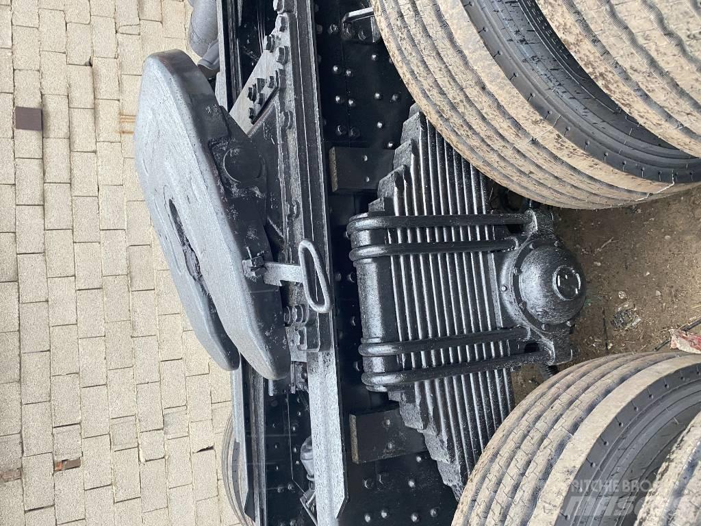Shacman F3000 6X4 Conventional Trucks / Tractor Trucks
