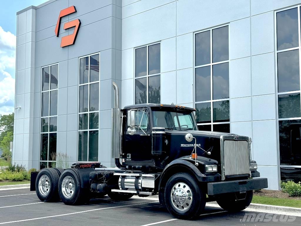 Western Star 4900 SF Conventional Trucks / Tractor Trucks