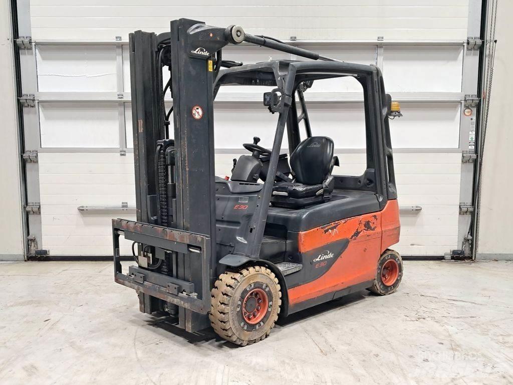Linde E30L-01 Electric Forklifts