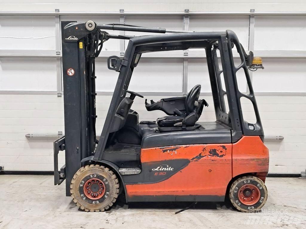 Linde E30L-01 Electric Forklifts