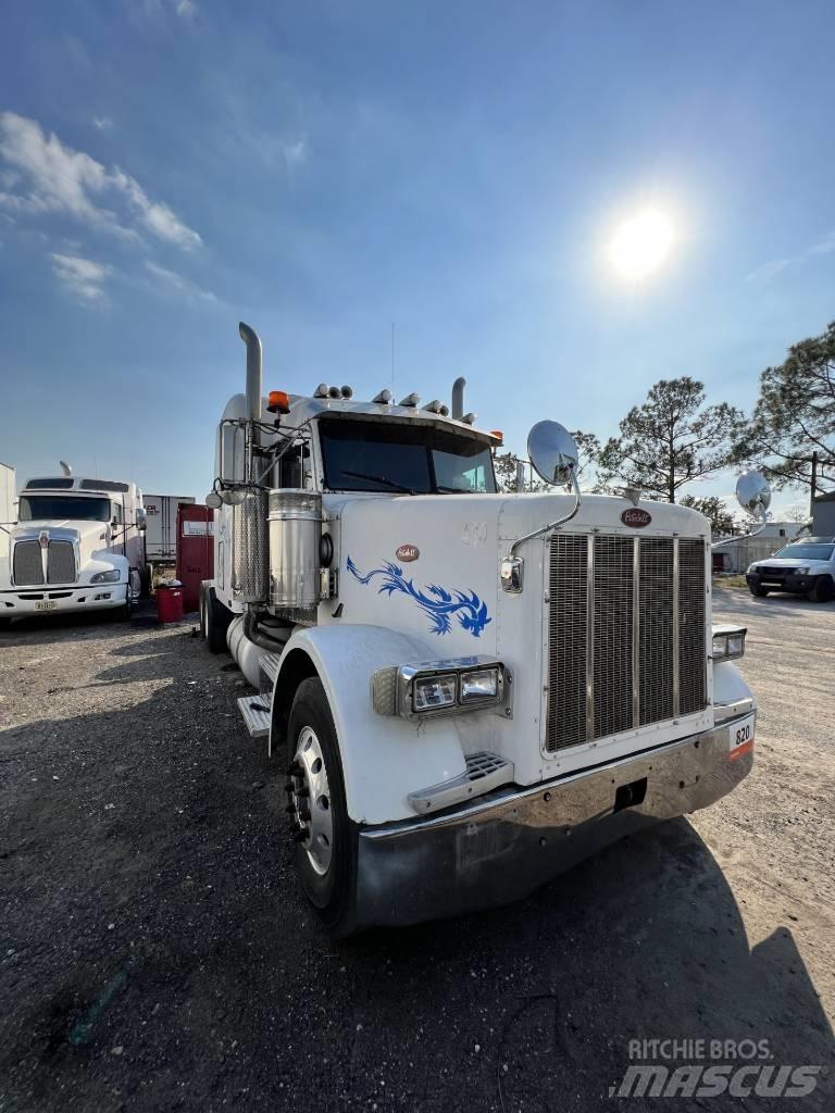 Peterbilt 378 Conventional Trucks / Tractor Trucks
