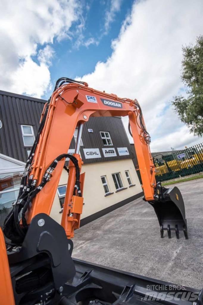 Doosan DX 85 R Mini excavators  7t - 12t