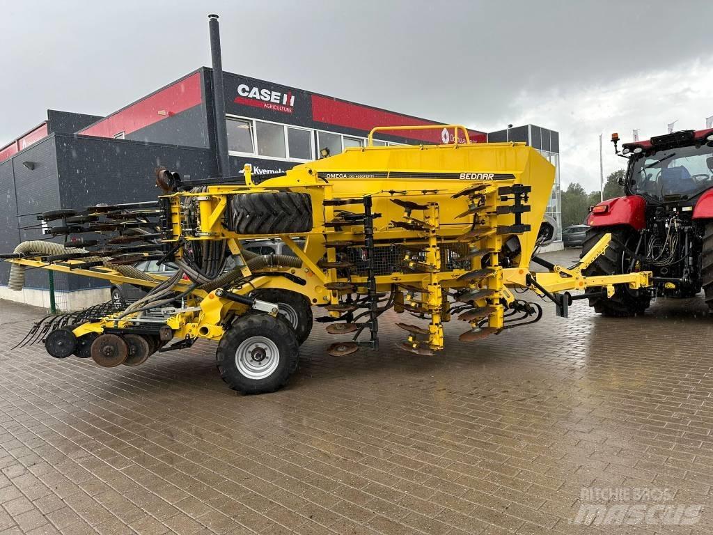 Bednar 4000F Farm Drills