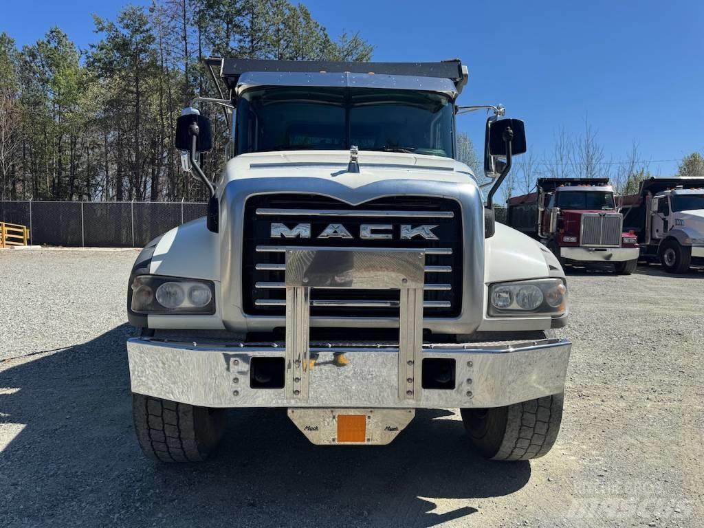 Mack Granite GU 433 Dump Trucks