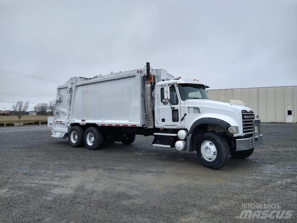 Mack GRANITE GU713 Garbage Trucks / Recycling Trucks