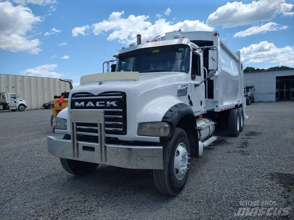 Mack GRANITE GU713 Garbage Trucks / Recycling Trucks