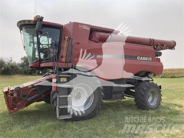 Case IH 8240 Combine Harvesters