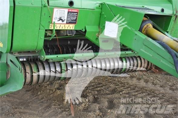 John Deere 567 Round Balers