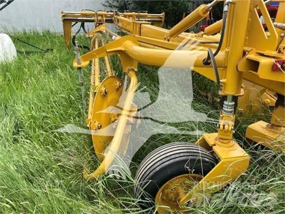Vermeer R2800 Rakes and tedders