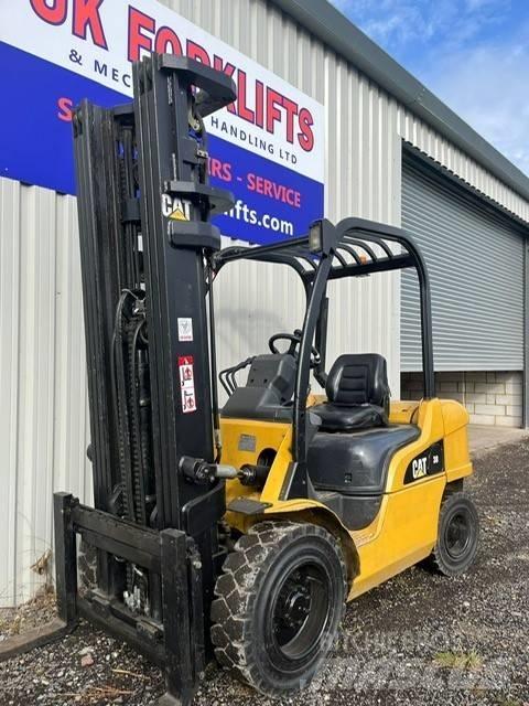 CAT DP 30 N Diesel Forklifts