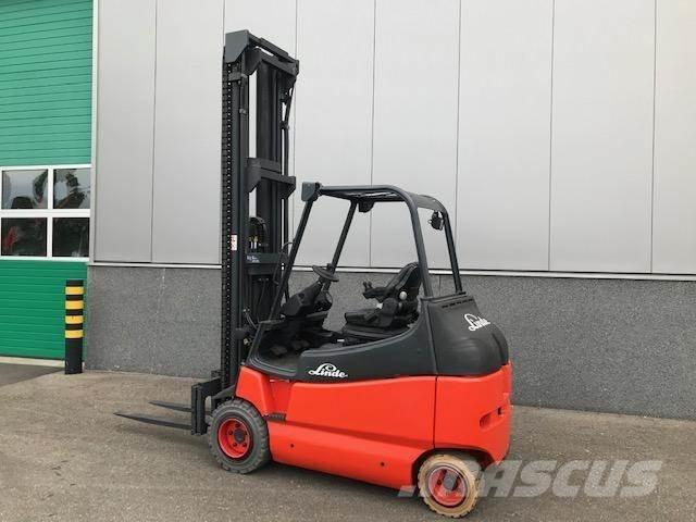 Linde E25/600-02 Electric Forklifts