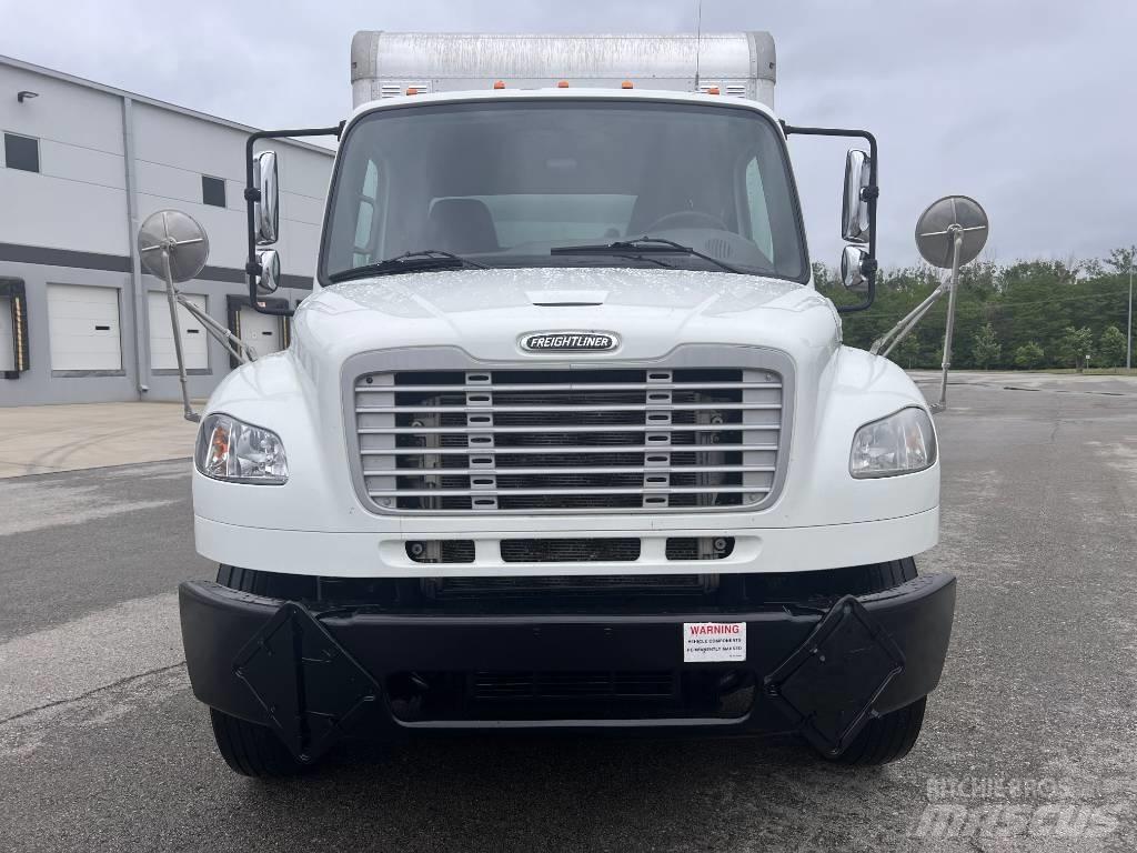 Freightliner M 106 Box trucks