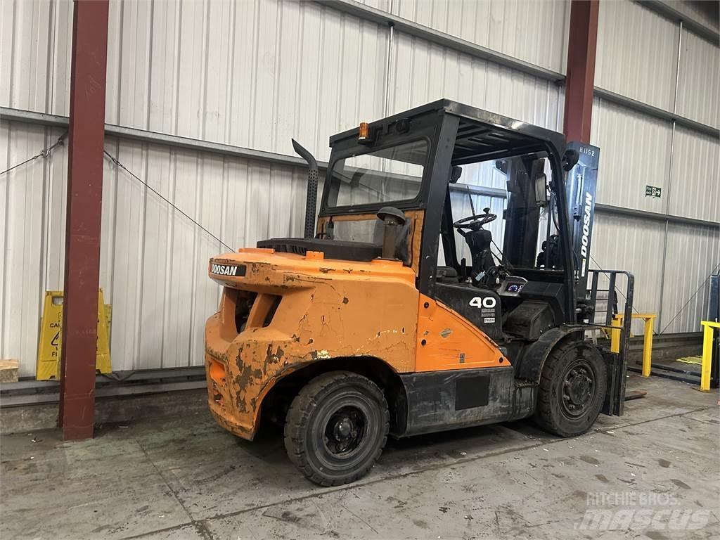 Doosan D40SC-7 Diesel Forklifts