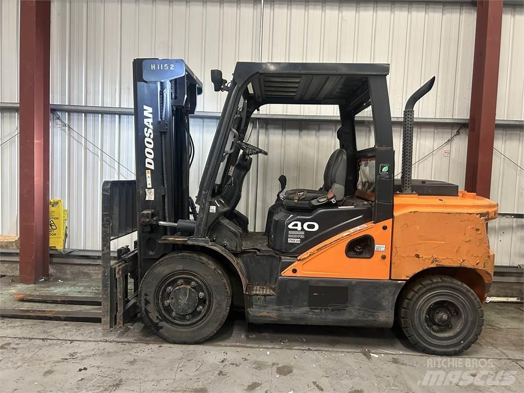 Doosan D40SC-7 Diesel Forklifts