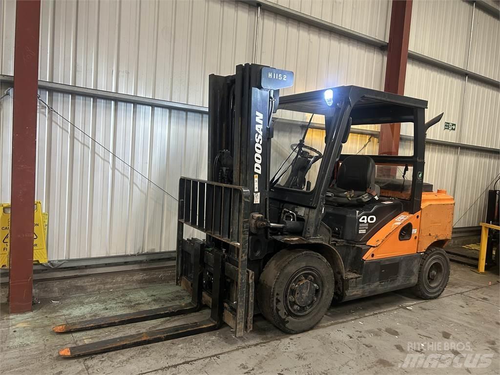 Doosan D40SC-7 Diesel Forklifts