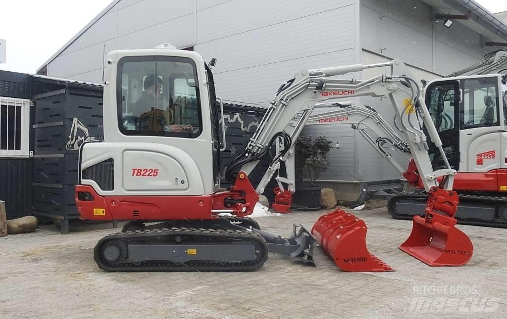 Takeuchi TB225 Mini Excavators <7t (Mini Diggers)