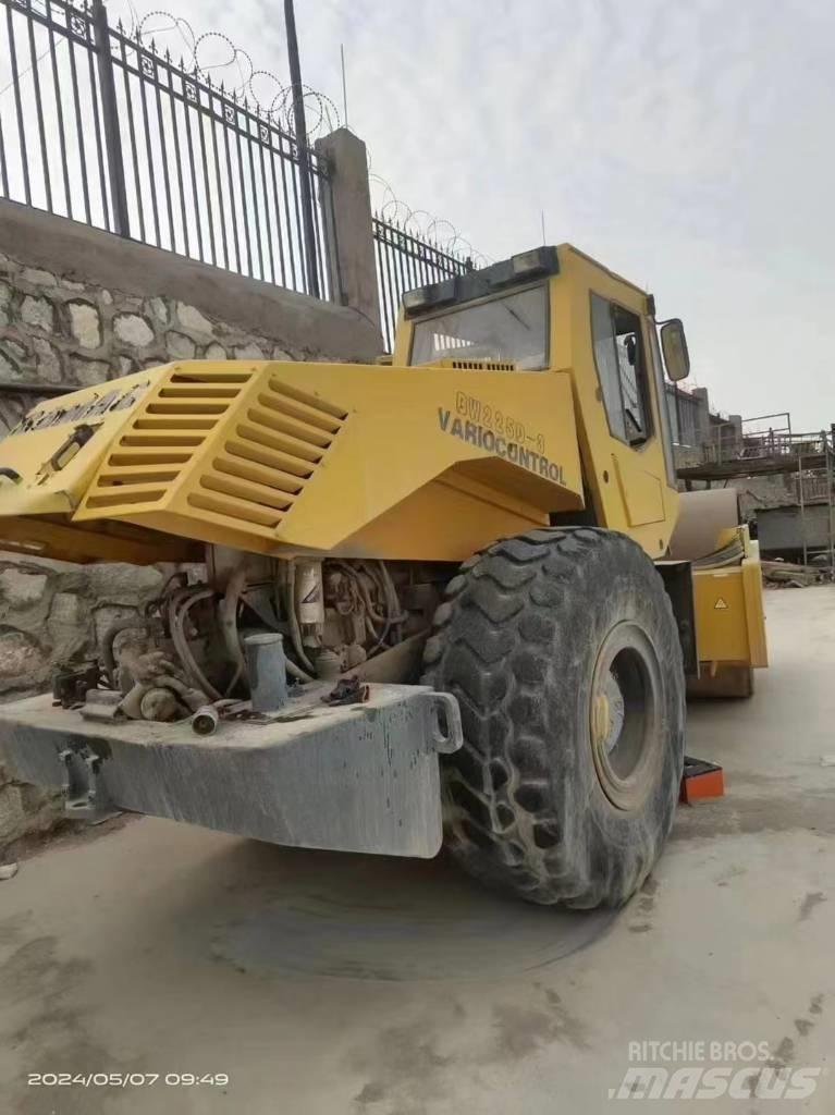 Bomag bw225d-3 Twin drum rollers