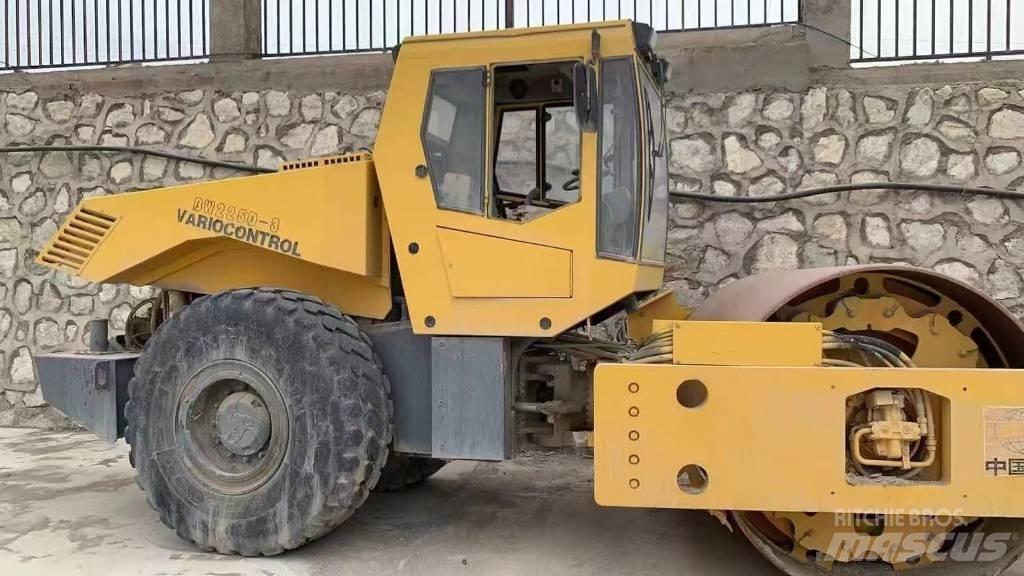 Bomag bw225d-3 Twin drum rollers