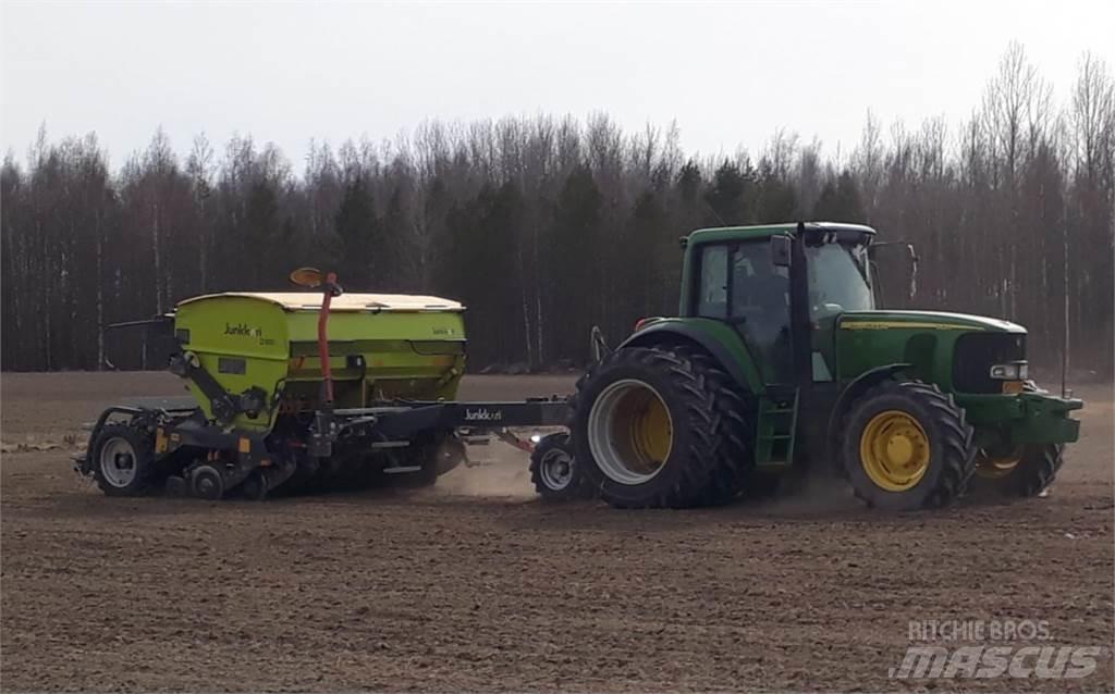 Junkkari D300 plus Farm Drills
