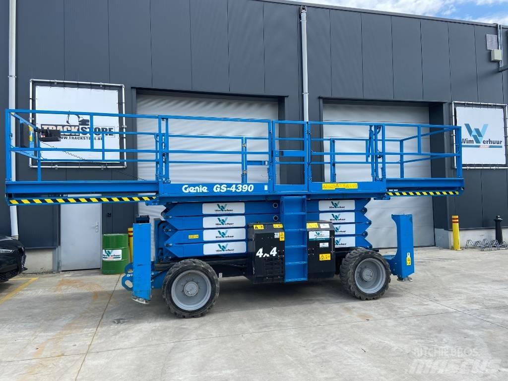 Genie GS 4390 Scissor Lifts