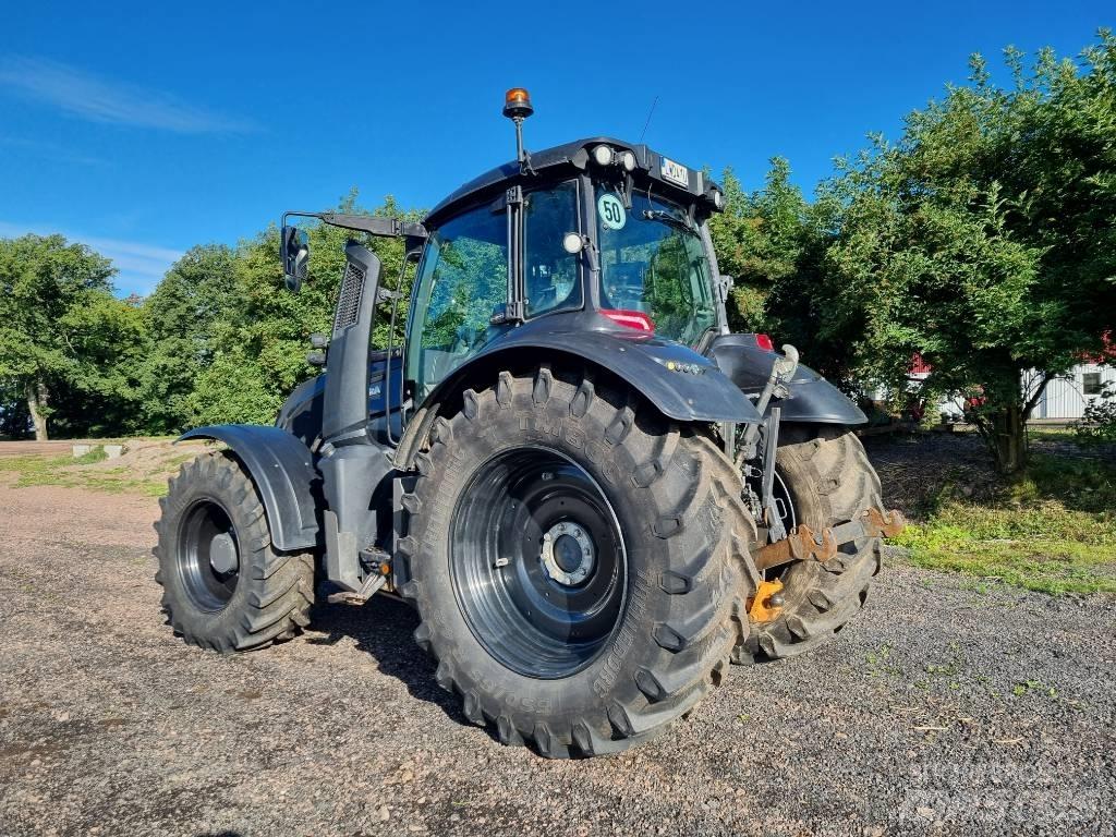 Valtra T175D Tractors