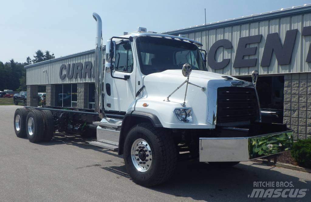 Freightliner 114 SD Cab & Chassis Trucks