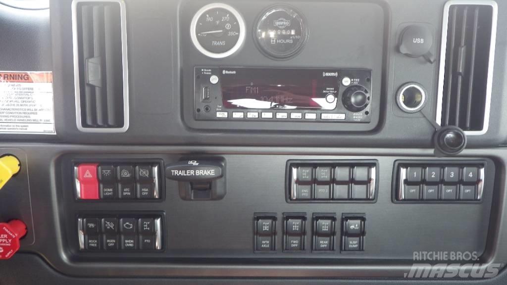 Freightliner 114 SD Cab & Chassis Trucks