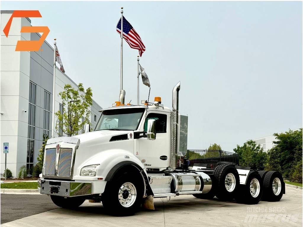 Kenworth T 880 Conventional Trucks / Tractor Trucks