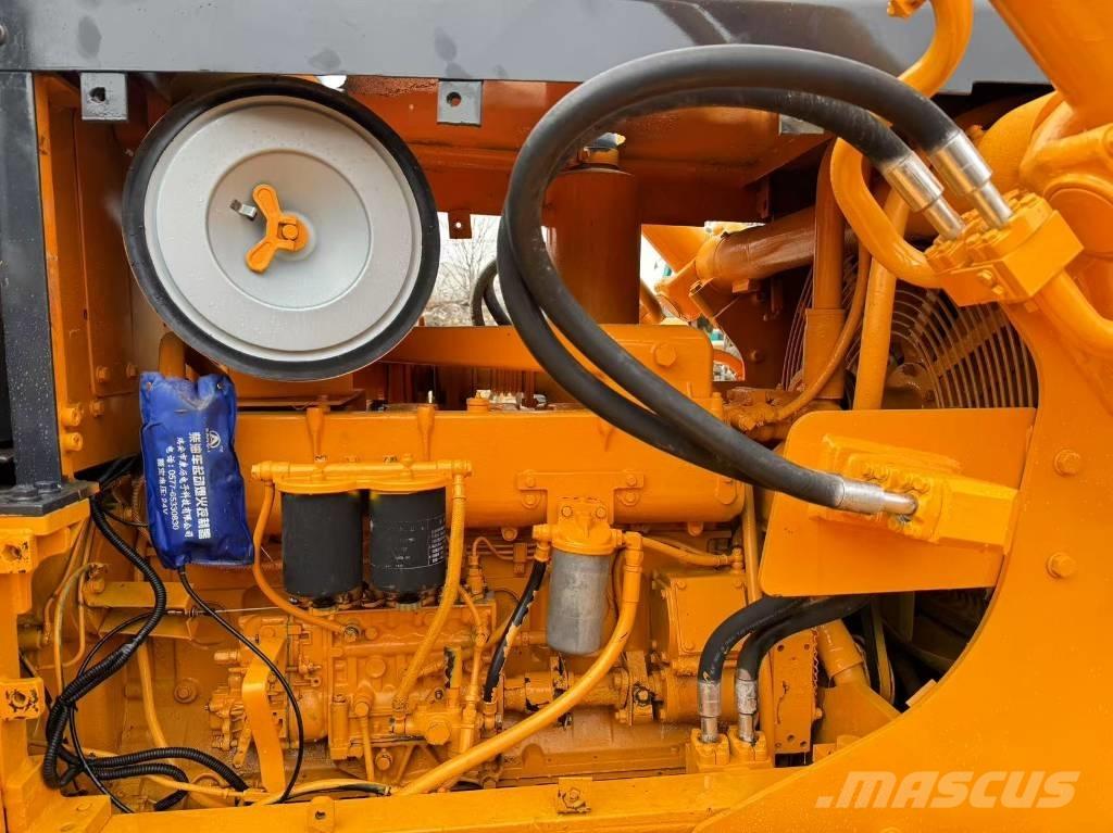 Shantui SD 16 Crawler dozers