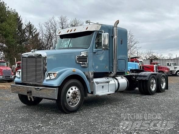 Freightliner 122SD Conventional Trucks / Tractor Trucks